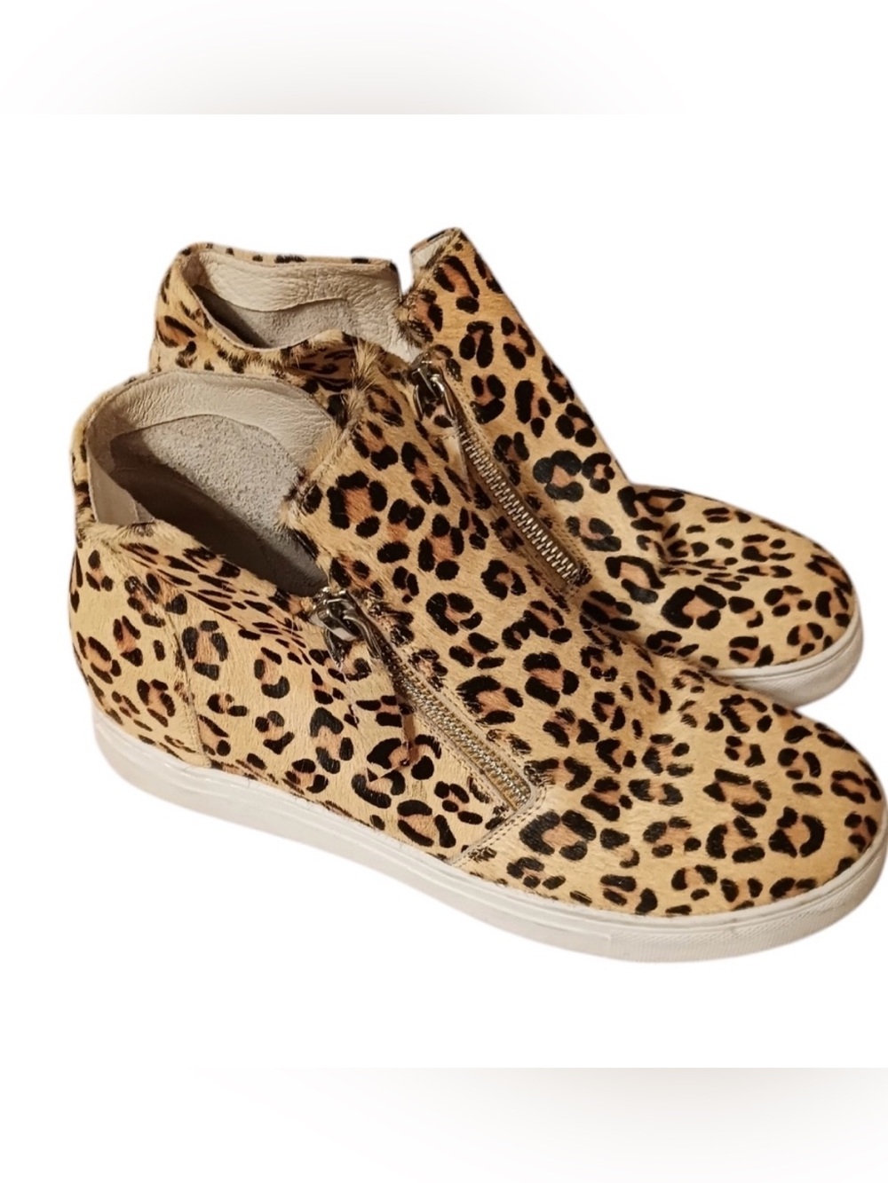 Leopard Stretch Zip-Front Women's Sneakers - Tan/Black